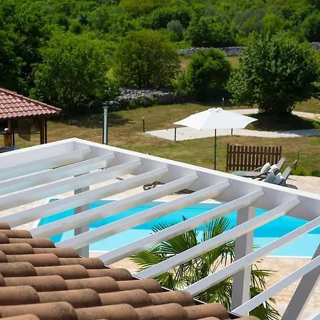 Villa Laura With Beautiful Yard And Pool Vrh